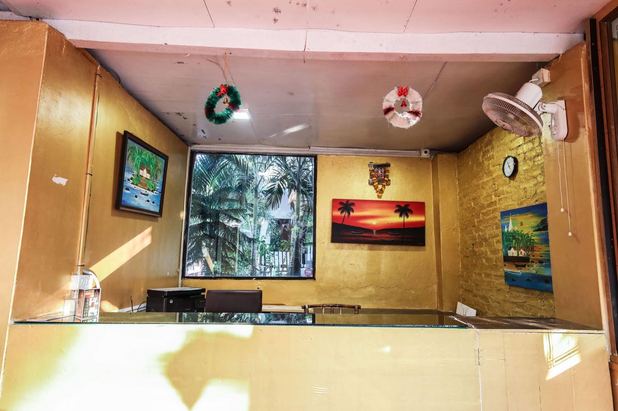 Treebo Trend Ashwem Beach Resort Goa Mandrem Exterior foto